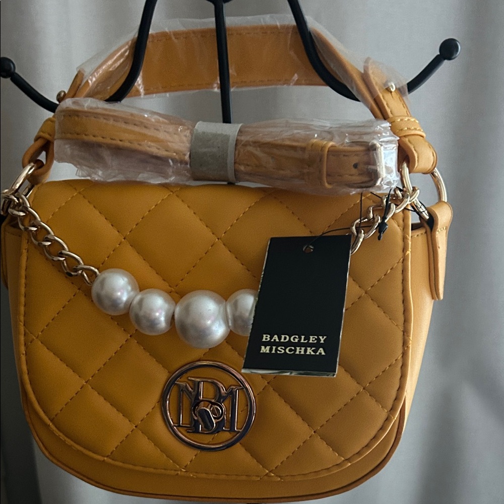 Badgley Mischka Mustard Yellow Mini Bag NWT - Picture 2 of 4